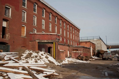 outside of amoskeag mill number 12 annex building in manchester new hampshire