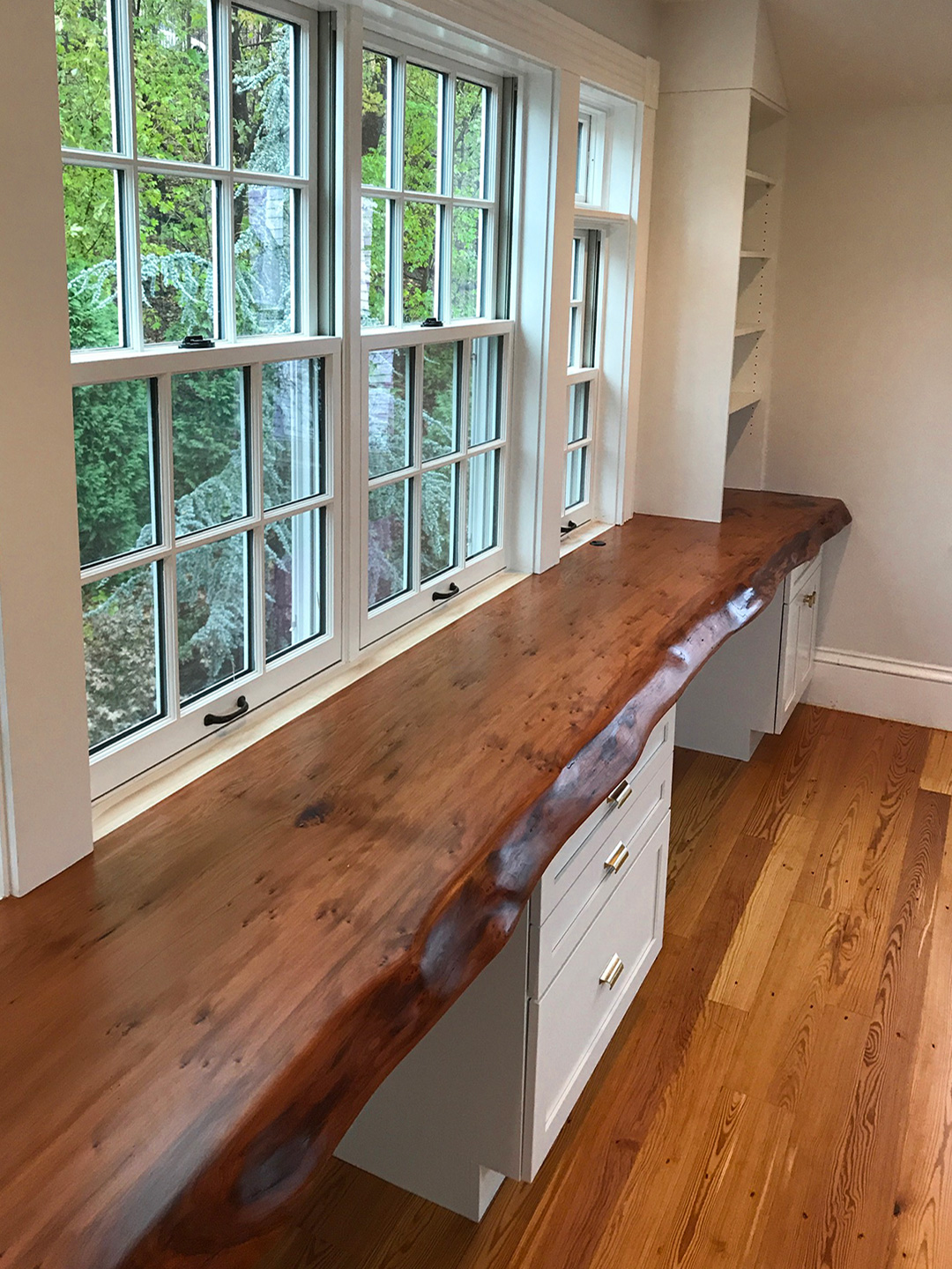 reclaimed-heart-pine-salvaged-redwoodSalvaged Redwood Slab Desk And Reclaimed Heart Pine Flooring In Home Office Salvaged Redwood Slab Desk And Reclaimed Heart Pine Flooring In Home Office