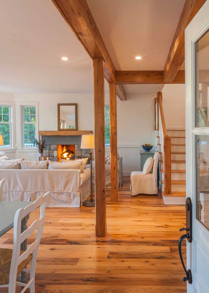 Reclaimed Red & White Oak Flooring & Beam Wraps Reclaimed Red & White Oak Flooring & Beam Wraps